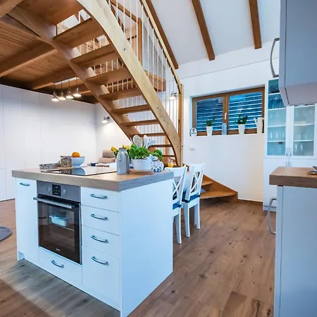 Holiday home Cozy House Claudia Zirovnica