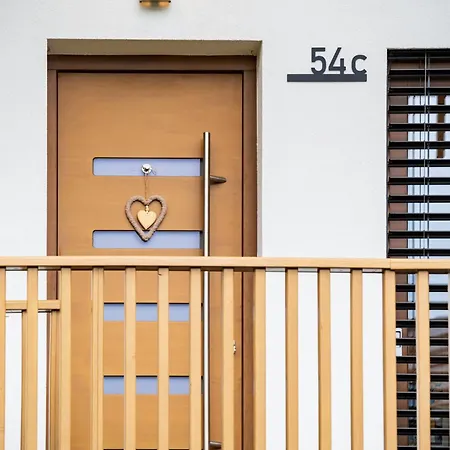 Vikendica Cozy House Claudia Zirovnica