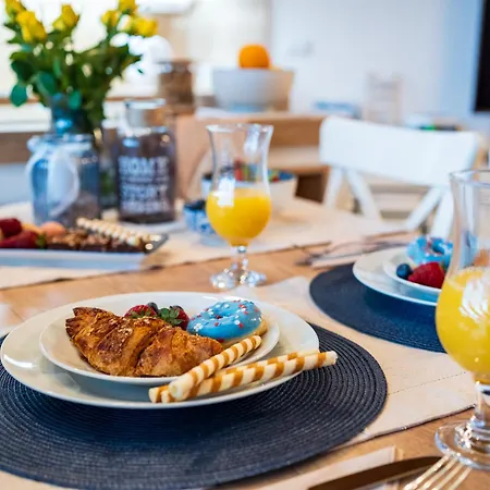 Vikendica Cozy House Claudia Zirovnica