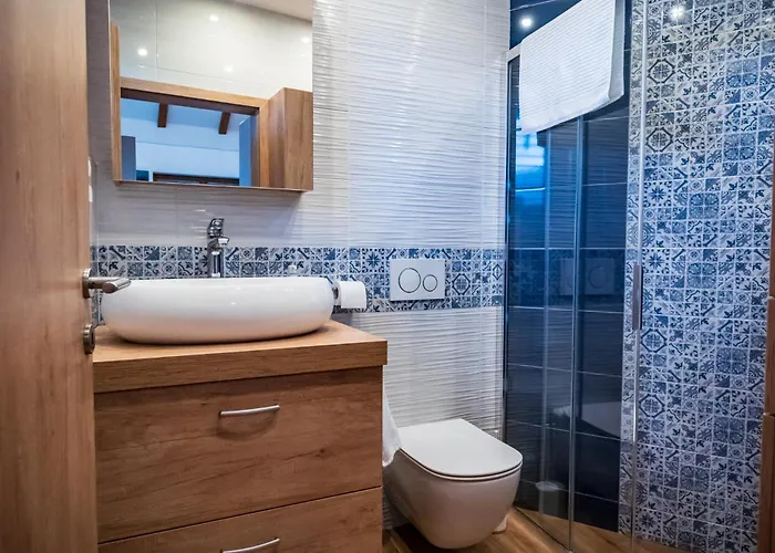 Cozy House Claudia Semesterbostad Zirovnica