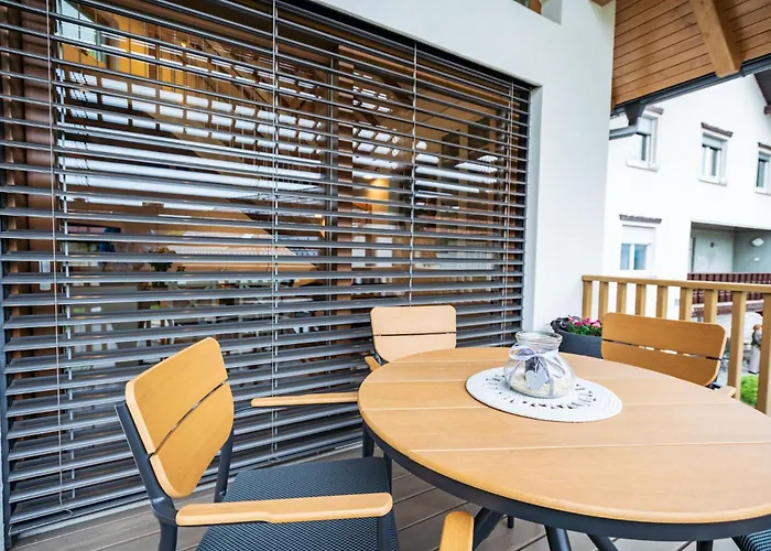 Cozy House Claudia Semesterbostad Zirovnica