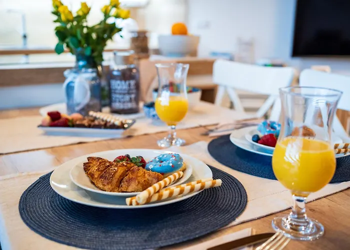 Semesterbostad Cozy House Claudia Zirovnica